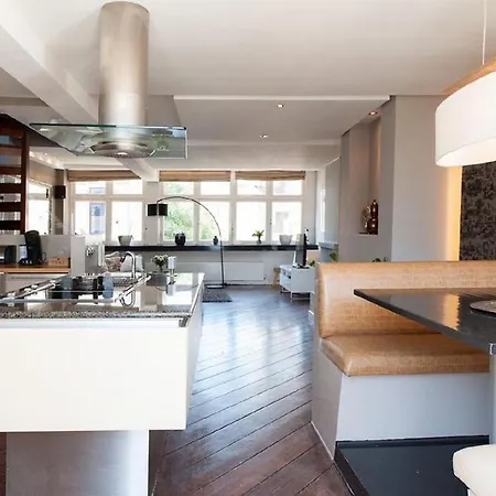 Modern 3 Bedroom Apartment アパート *