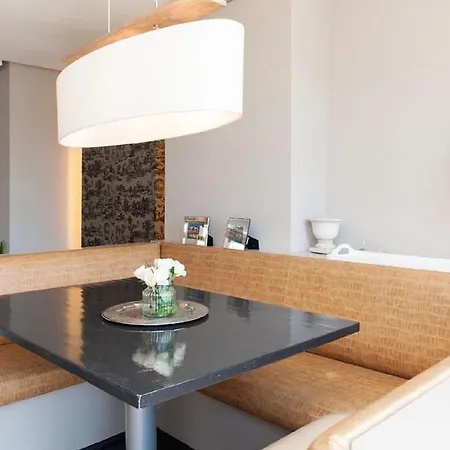 Modern 3 Bedroom Apartment